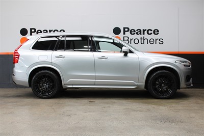 2017 Volvo Xc90 - Thumbnail