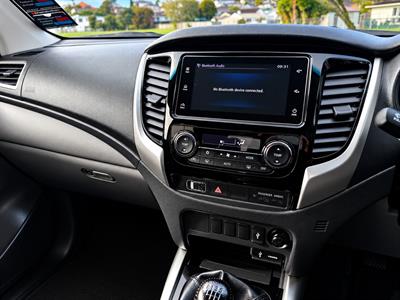 2018 Mitsubishi Triton - Thumbnail