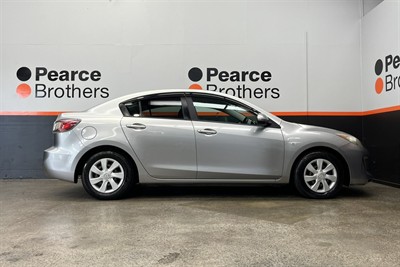 2012 Mazda Axela - Thumbnail