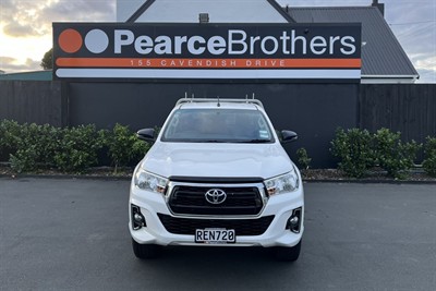 2019 Toyota Hilux - Thumbnail