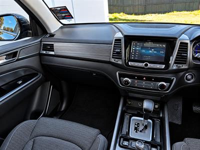 2020 Ssangyong Rexton - Thumbnail
