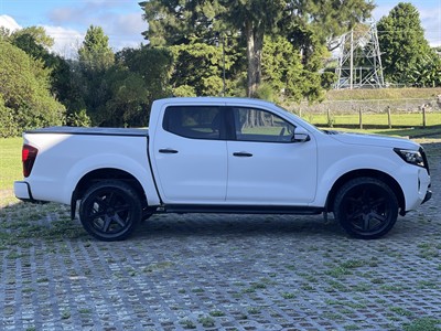 2021 Nissan Navara - Thumbnail