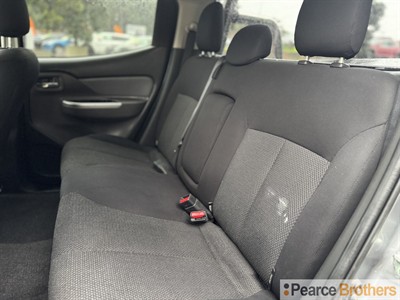 2015 Mitsubishi Triton - Thumbnail