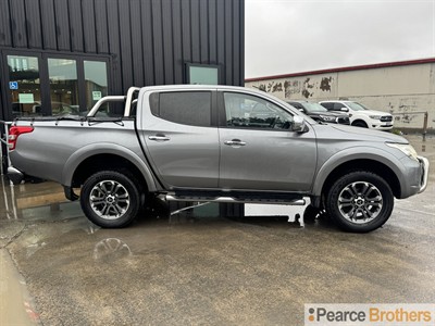 2015 Mitsubishi Triton - Thumbnail