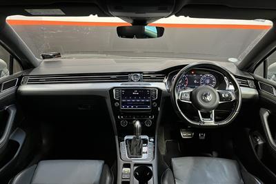 2017 Volkswagen Passat - Thumbnail