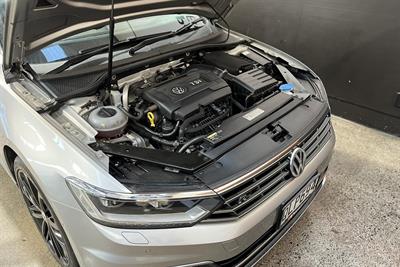 2017 Volkswagen Passat - Thumbnail