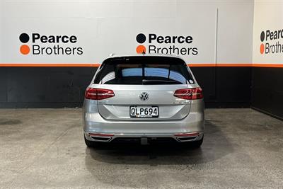 2017 Volkswagen Passat - Thumbnail