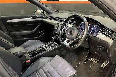 2017 Volkswagen Passat - Thumbnail