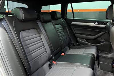 2017 Volkswagen Passat - Thumbnail