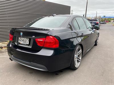 2010 BMW 325i - Thumbnail