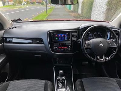 2018 Mitsubishi Outlander - Thumbnail