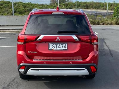 2018 Mitsubishi Outlander - Thumbnail