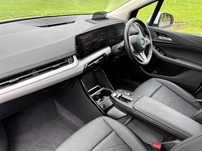 2023 BMW 225e - Thumbnail