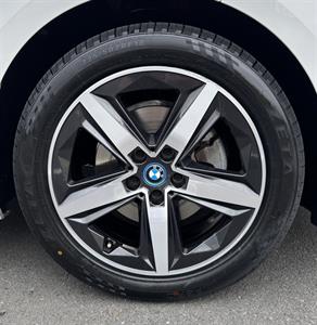 2023 BMW 225e - Thumbnail