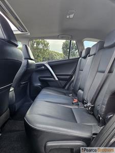 2017 Toyota RAV4 - Thumbnail