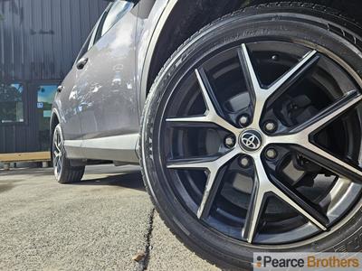 2017 Toyota RAV4 - Thumbnail