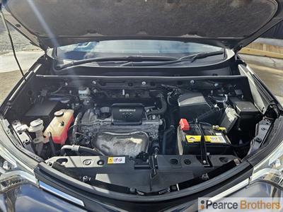 2017 Toyota RAV4 - Thumbnail