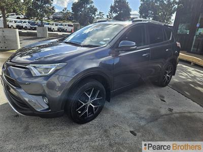 2017 Toyota RAV4 - Thumbnail