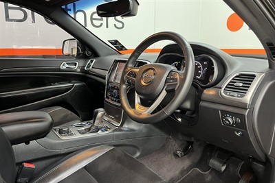 2017 Jeep Grand Cherokee - Thumbnail