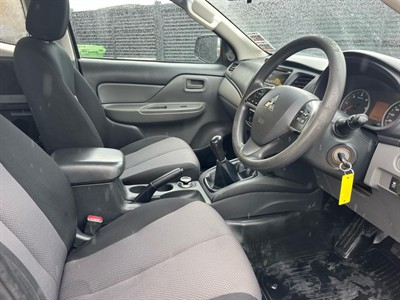 2016 Mitsubishi Triton - Thumbnail