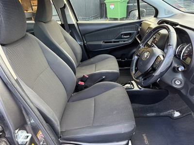 2017 Toyota YARIS - Thumbnail