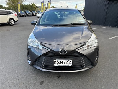 2017 Toyota YARIS - Thumbnail