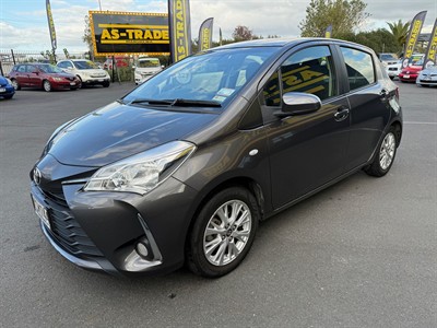 2017 Toyota YARIS - Thumbnail