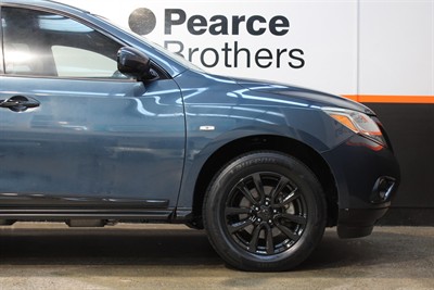 2014 Nissan Pathfinder - Thumbnail