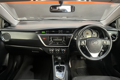 2015 Toyota Corolla - Thumbnail