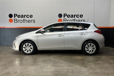 2015 Toyota Corolla - Thumbnail