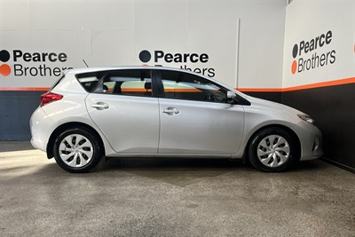 2015 Toyota Corolla - Thumbnail