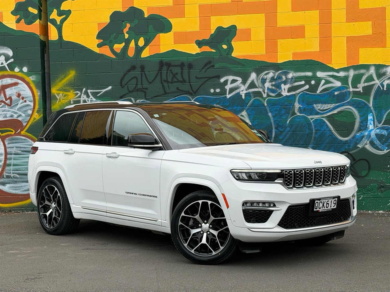 2023 Jeep GRAND CHEROKEE