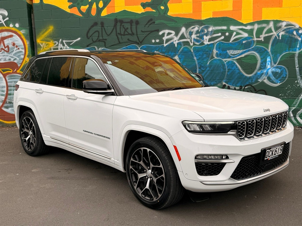 2023 Jeep GRAND CHEROKEE