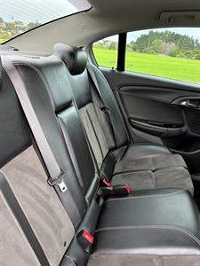 2014 Holden Commodore - Thumbnail