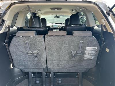 2013 Toyota Estima - Thumbnail