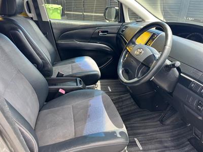 2013 Toyota Estima - Thumbnail