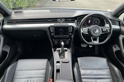 2017 Volkswagen Passat - Thumbnail