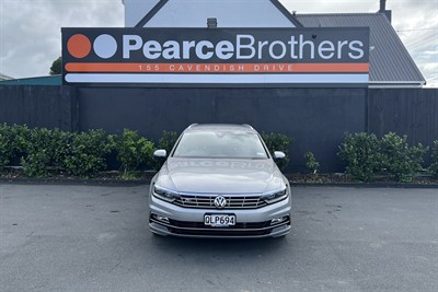 2017 Volkswagen Passat - Thumbnail