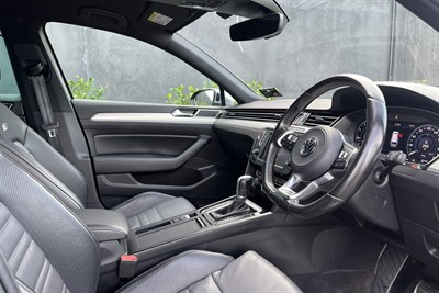 2017 Volkswagen Passat - Thumbnail