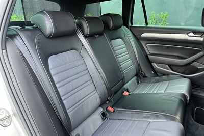 2017 Volkswagen Passat - Thumbnail
