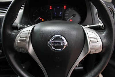 2019 Nissan Navara - Thumbnail