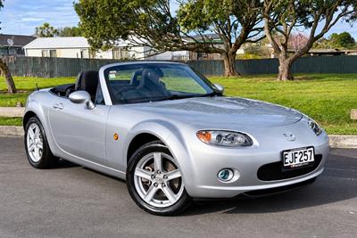 2005 Mazda MX-5