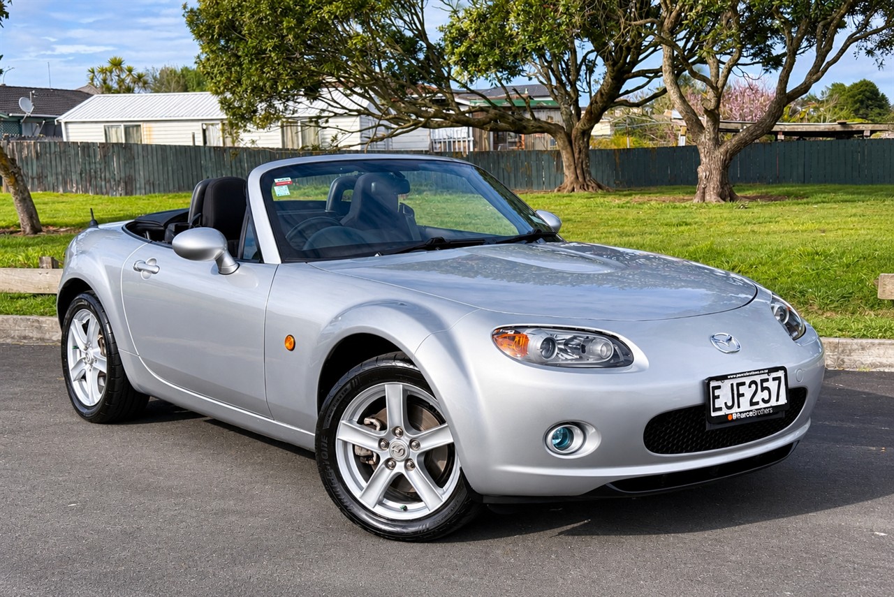2005 Mazda MX-5