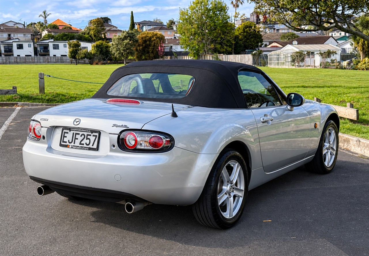 2005 Mazda MX-5