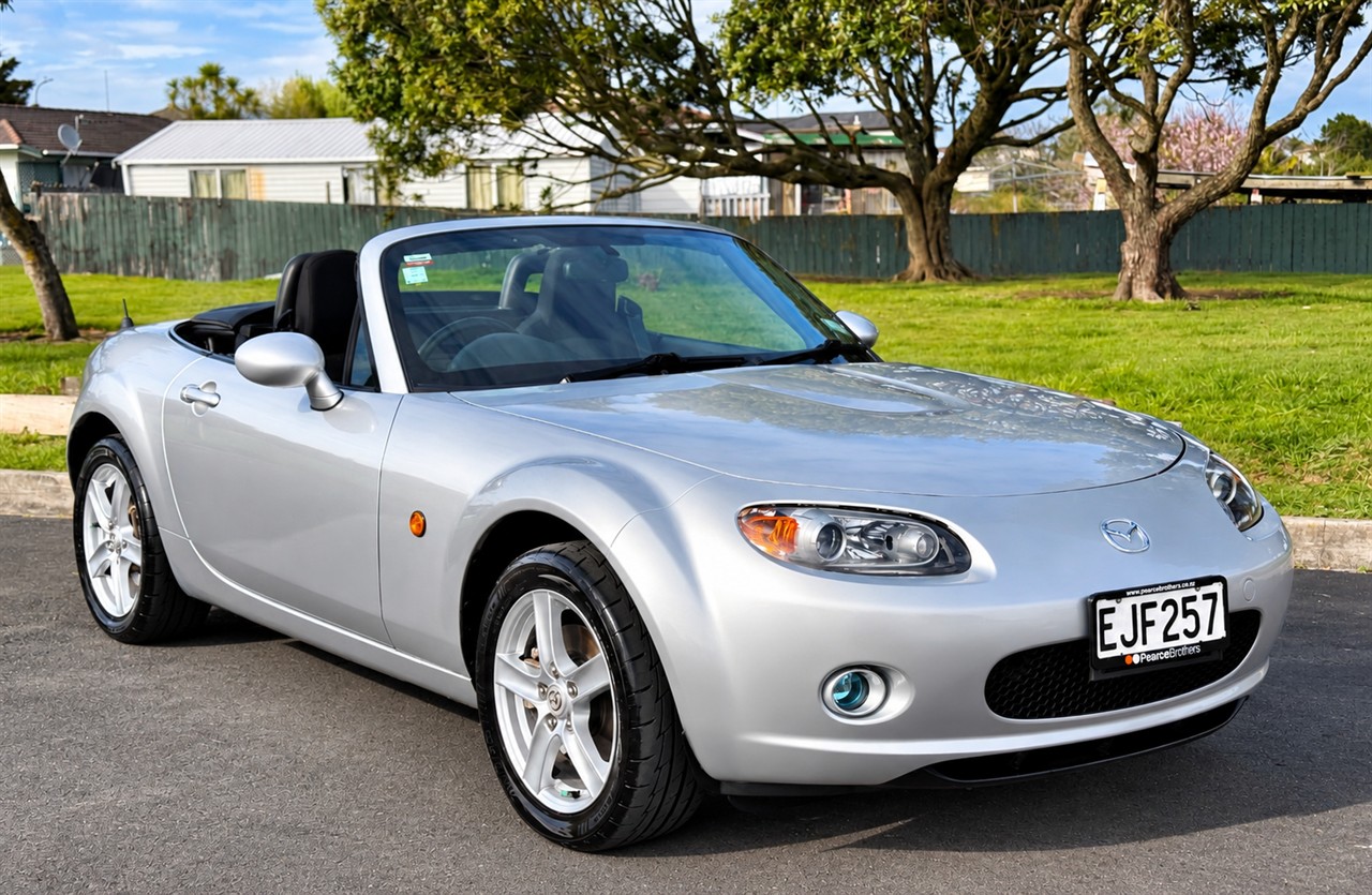 2005 Mazda MX-5