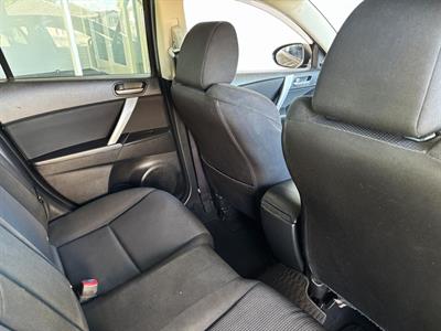 2013 Mazda Axela - Thumbnail