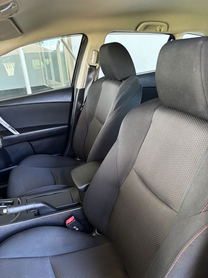 2013 Mazda Axela