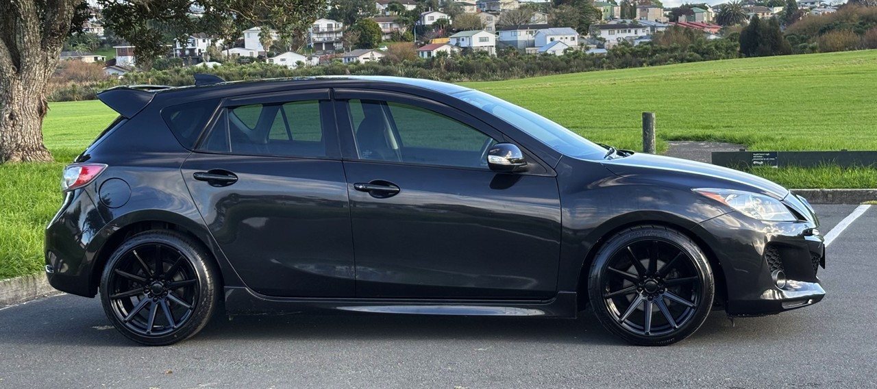 2013 Mazda Axela