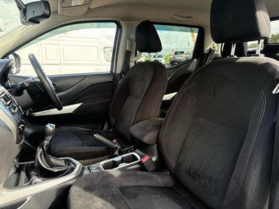 2019 Nissan Navara - Thumbnail
