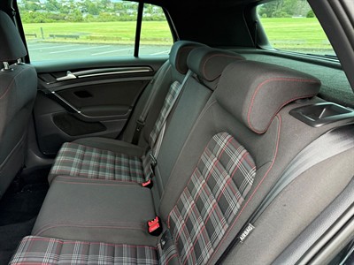 2014 Volkswagen Golf - Thumbnail